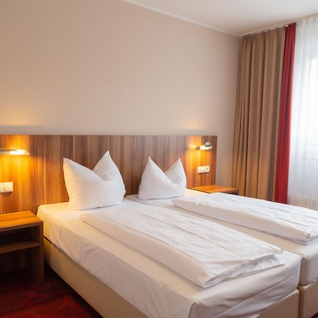 Das Ebertor - Hotel & Hostel بوبارد المظهر الخارجي الصورة
