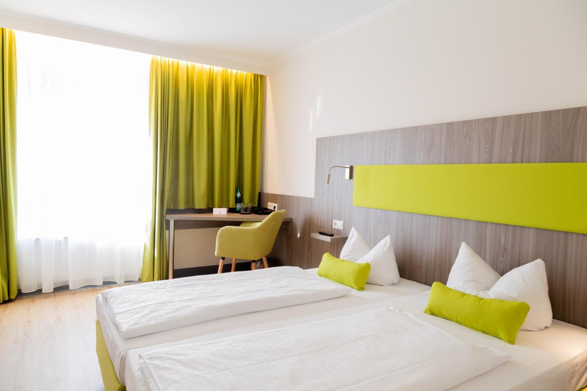 Das Ebertor - Hotel & Hostel بوبارد المظهر الخارجي الصورة