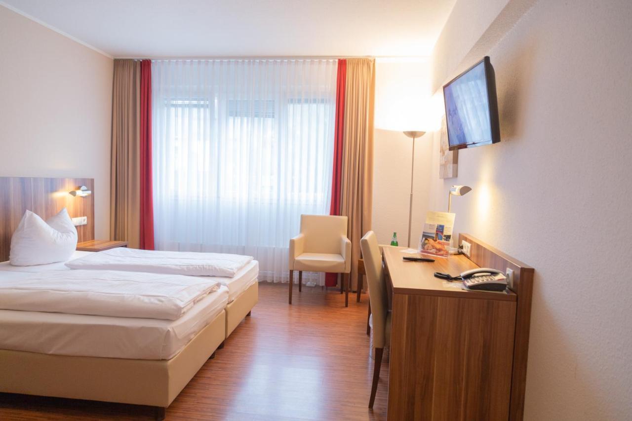 Das Ebertor - Hotel & Hostel بوبارد المظهر الخارجي الصورة