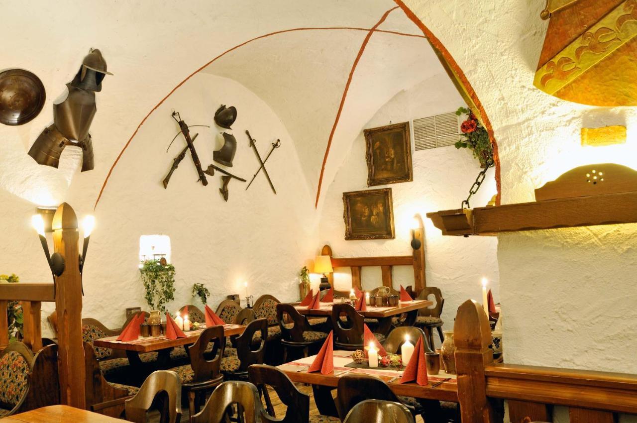 Das Ebertor - Hotel & Hostel بوبارد المظهر الخارجي الصورة